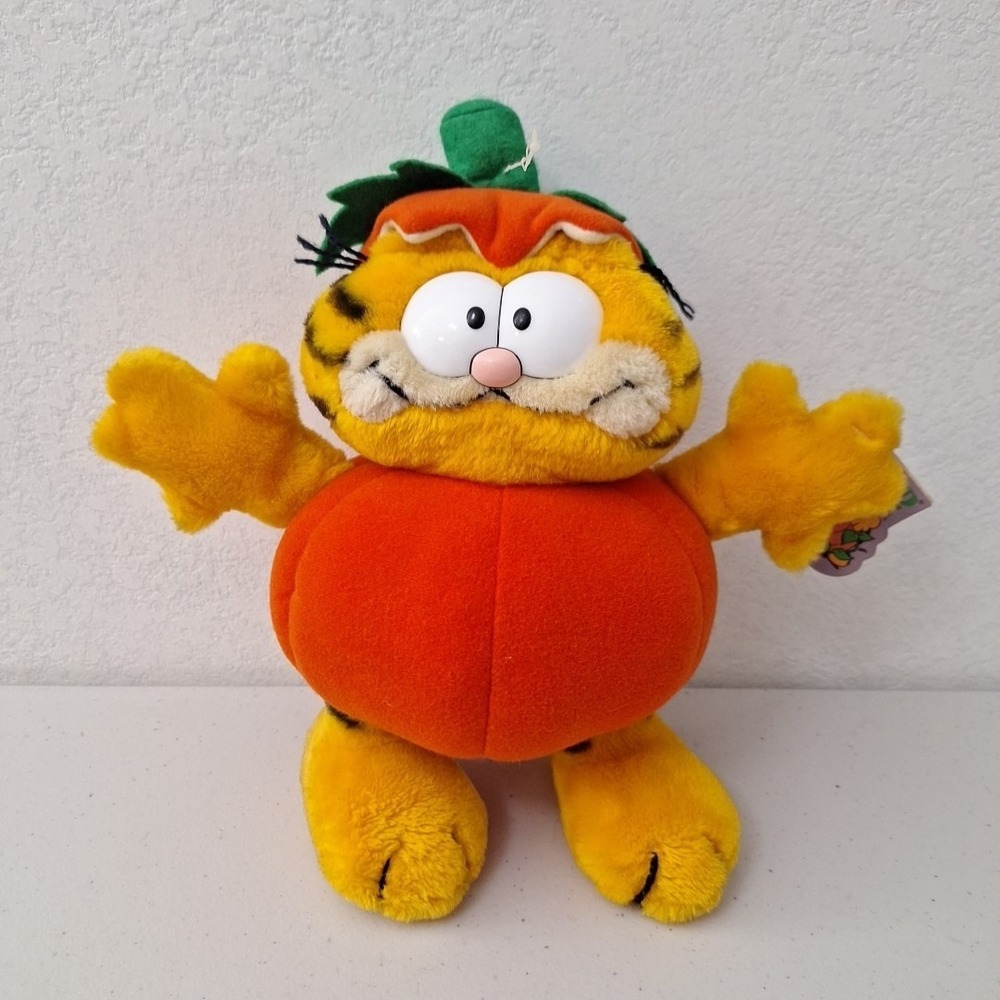 Vintage 1981 DAKIN Garfield Pumpkin Patch Halloween Plush Stuffed Toy 12" NWT
